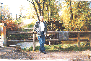 Gar3.GIF (62888 bytes)